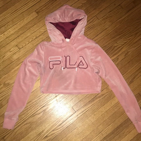 Fila velour pink sweater. Size canadian xs. Filas acroos the chest. Cropped - Picture 1 of 4